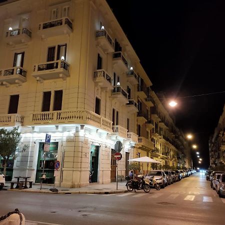 Appartamento Con Cortile A 30 Mt. Dal Mare Бари Экстерьер фото