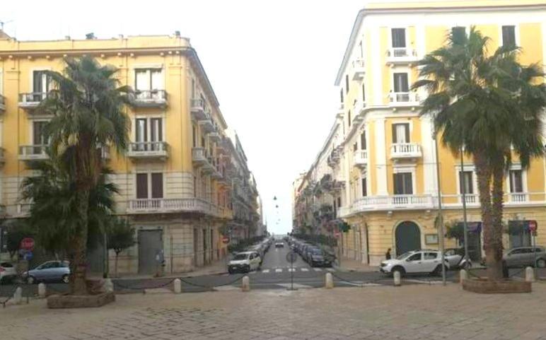 Appartamento Con Cortile A 30 Mt. Dal Mare Бари Экстерьер фото